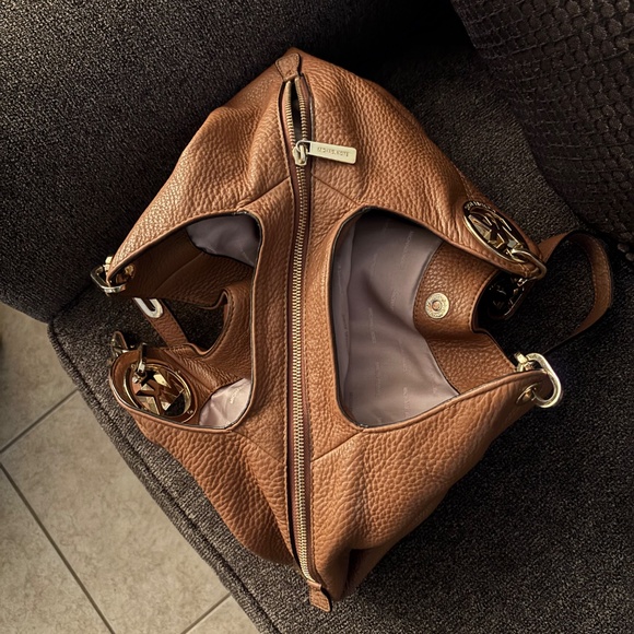 Michael Kors purse - Picture 4 of 5